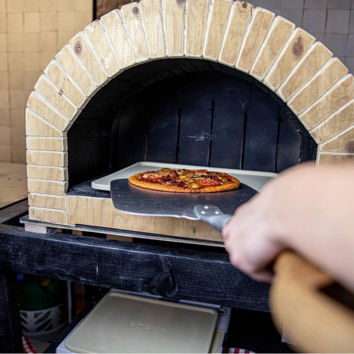 Boska Pizzasteen Deluxe Rechthoek - Voor De Oven - Knapperige Pizza's - 40x32 Cm - BBQ Accessoires 12 Boska Pizzasteen Deluxe Rechthoek - Voor De Oven - Knapperige Pizza's - 40x32 Cm - BBQ Accessoires - Afbeelding 12