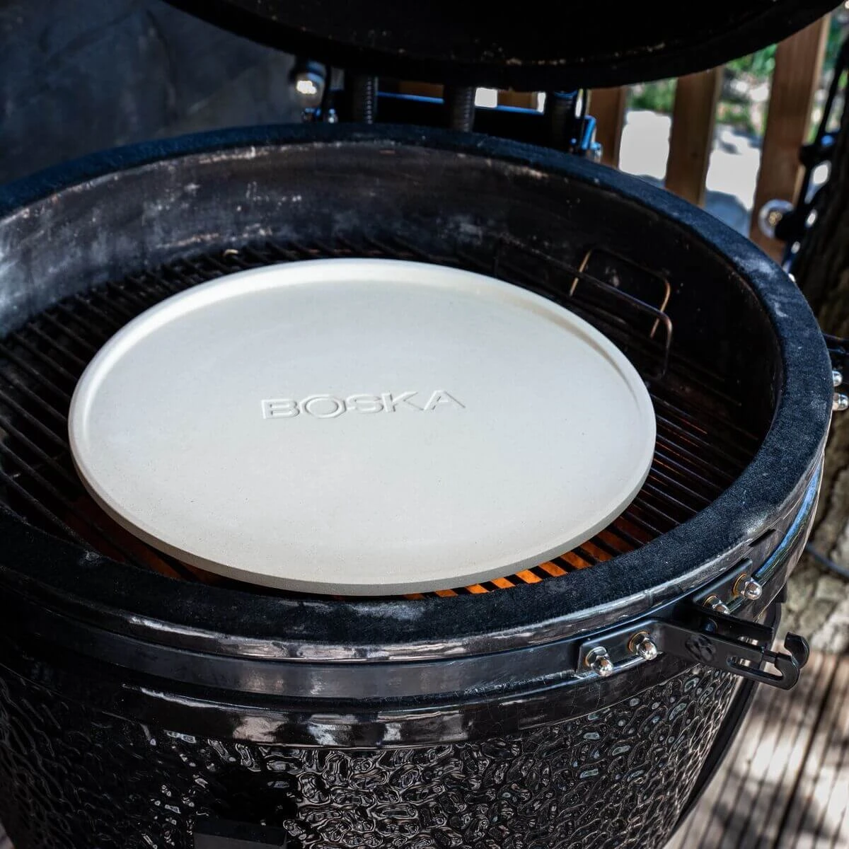 Boska Pizzasteen Deluxe L - Voor Oven & BBQ - Knapperige Pizza's - Ø 35 Cm - BBQ Accessoires 8 Boska Pizzasteen Deluxe L - Voor Oven & BBQ - Knapperige Pizza's - Ø 35 Cm - BBQ Accessoires - Afbeelding 8