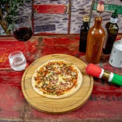 Boska Pizzaplank Friends L - BBQ Accessoires - Eikenhout - Handige Opvanggeul - Ø 34 Cm 26 Boska Pizzaplank Friends L - BBQ Accessoires - Eikenhout - Handige Opvanggeul - Ø 34 Cm -Barbecue Serie Winkel 1200x1200 566