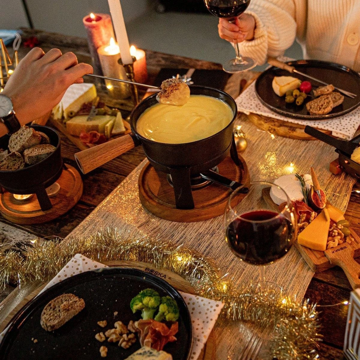 Boska Pizzaplank Friends L - BBQ Accessoires - Eikenhout - Handige Opvanggeul - Ø 34 Cm 11 Boska Pizzaplank Friends L - BBQ Accessoires - Eikenhout - Handige Opvanggeul - Ø 34 Cm - Afbeelding 11