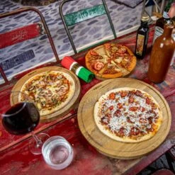 Boska Pizzaplank Friends L - BBQ Accessoires - Eikenhout - Handige Opvanggeul - Ø 34 Cm 32 Boska Pizzaplank Friends L - BBQ Accessoires - Eikenhout - Handige Opvanggeul - Ø 34 Cm -Barbecue Serie Winkel 1200x1200 571