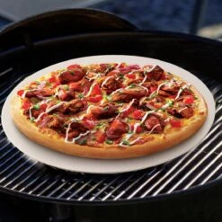 MaxxHome Pizzasteen - BBQ Steen - Pizzasteen Voor De Lekkerste Bereiding Van Een Pizza Op Jouw Barbecue Of In De Oven - Pizza Steen Rond - Medium (33 Cm) -Barbecue Serie Winkel 1200x1200 637