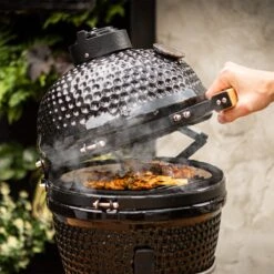 BluMill Kamado BBQ Egg - Kamado 13 Inch - Incl. Vlees Thermometer - Houtskoolbarbecues - Zwart - Ø 27cm -Barbecue Serie Winkel 1200x1200 68