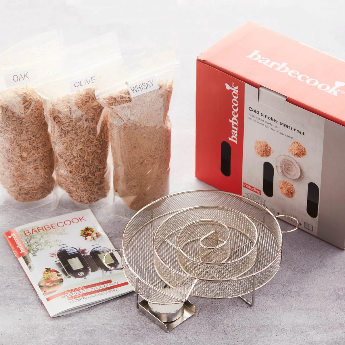 Barbecook - Smokerbox - Starter Set Met 3 Soorten Rookmot - Rookgenerator - Rookdoos - Koud Roken BBQ/Barbeque - Cold Smoke - Spiraal - RVS - Ø 17 Cm 1 Barbecook - Smokerbox - Starter Set Met 3 Soorten Rookmot - Rookgenerator - Rookdoos - Koud Roken BBQ/Barbeque - Cold Smoke - Spiraal - RVS - Ø 17 Cm
