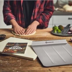 Burnhard Pizzasteen 38 X 30 X 1,5 Cm + Pizzaschep -Barbecue Serie Winkel 1200x1200 772