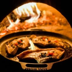 Valhal Outdoor Skillet / Plancha / Koekenpan - Gietijzer - Diameter 35cm, Twee Handvatten, VH35F -Barbecue Serie Winkel 1200x1200 806