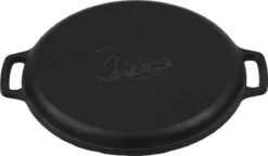 Valhal Outdoor Skillet / Plancha / Koekenpan - Gietijzer - Diameter 35cm, Twee Handvatten, VH35F -Barbecue Serie Winkel 1200x698