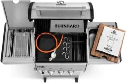 Burnhard Gas BBQ FRED JR. Deluxe - 2 Branders - Incl. Keramische Infraroodbrander & Afdekhoes - Deluxe -Barbecue Serie Winkel 1200x797