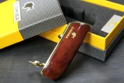 Cohiba® Sigarenaansteker - Sigarenboor - Sigaren - Sigaar - Cohiba Aansteker - Sigarenboor - Sigaren Accessoires - Sigarenknipper - Sigaar Aansteker - Cohiba - Incl. Luxe Geschenkdoos - Rood 19 Cohiba® Sigarenaansteker - Sigarenboor - Sigaren - Sigaar - Cohiba Aansteker - Sigarenboor - Sigaren Accessoires - Sigarenknipper - Sigaar Aansteker - Cohiba - Incl. Luxe Geschenkdoos - Rood -Barbecue Serie Winkel 1200x800 50