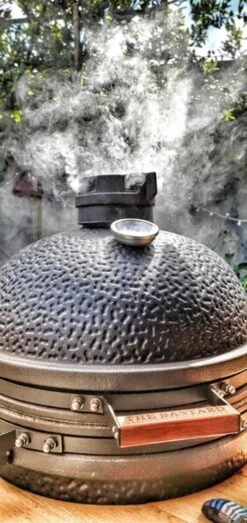 The Bastard Urban Medium - Kamado Barbecue - Kamado BBQ 29 The Bastard Urban Medium - Kamado Barbecue - Kamado BBQ -Barbecue Serie Winkel 567x1200