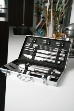 Sens Design BBQ Accesoires - 18 Delig - BBQ Gereedschapset Koffer -Barbecue Serie Winkel 800x1200 16
