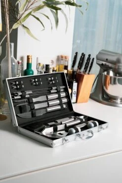 Sens Design BBQ Accesoires - 18 Delig - BBQ Gereedschapset Koffer -Barbecue Serie Winkel 800x1200 17