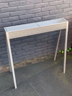 Spiedini Saté-bbq Bali 80 - Saté Houtskoolbarbecue Met Horizontaal Rooster - 80 Cm Lang, 11 Cm Breed - Materiaal: Gealuminiseerd Ijzer -Barbecue Serie Winkel 899x1200 2