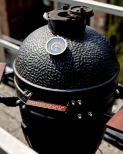 The Bastard Urban Medium - Kamado Barbecue - Kamado BBQ 27 The Bastard Urban Medium - Kamado Barbecue - Kamado BBQ -Barbecue Serie Winkel 960x1200